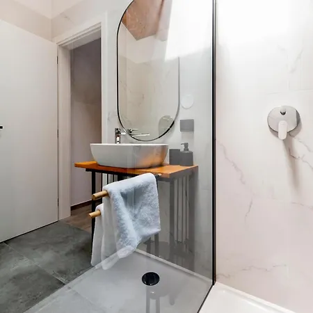 House With Jacuzzi And Sauna Holiday home Rovinj