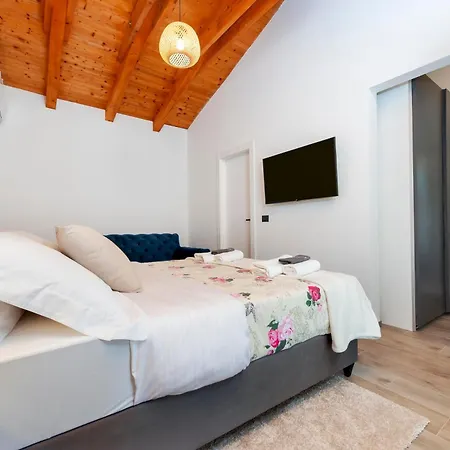 House With Jacuzzi And Sauna Holiday home *