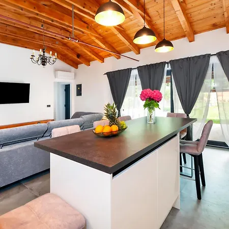 Holiday home House With Jacuzzi And Sauna Rovinj