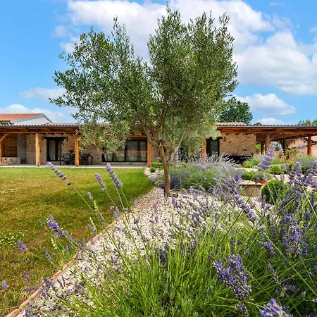 Holiday home House With Jacuzzi And Sauna Rovinj