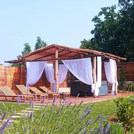 House With Jacuzzi And Sauna Holiday home *