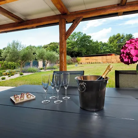 Holiday home House With Jacuzzi And Sauna