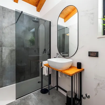 House With Jacuzzi And Sauna Holiday home *