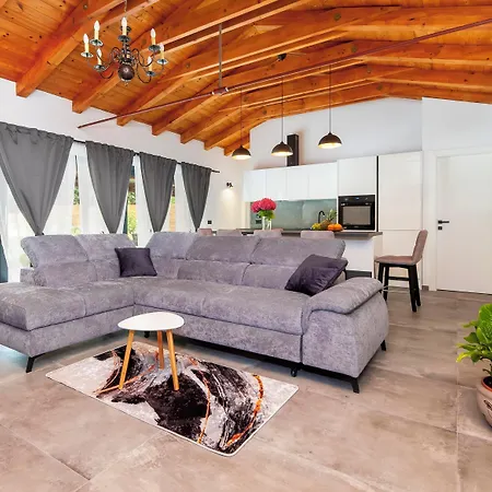 Holiday home House With Jacuzzi And Sauna Rovinj